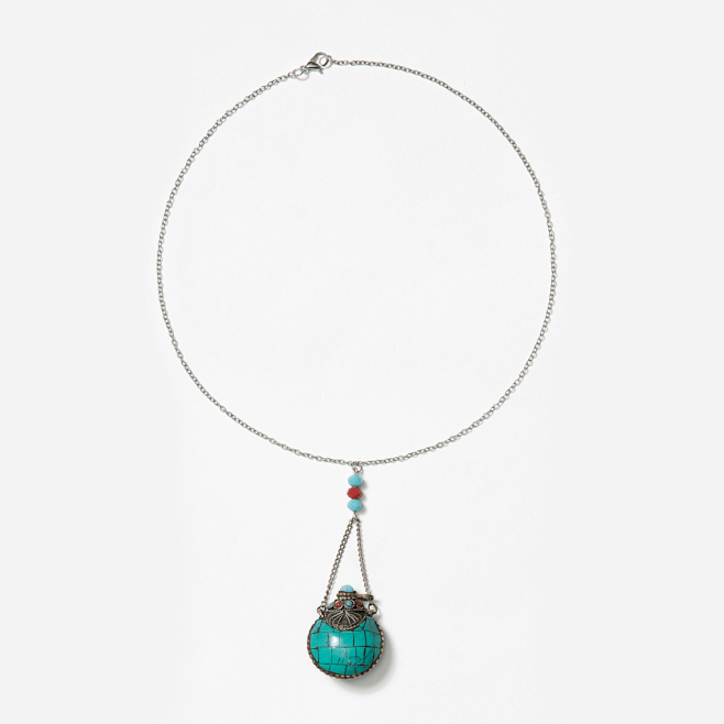 chain necklace with tibetan snuff bottle