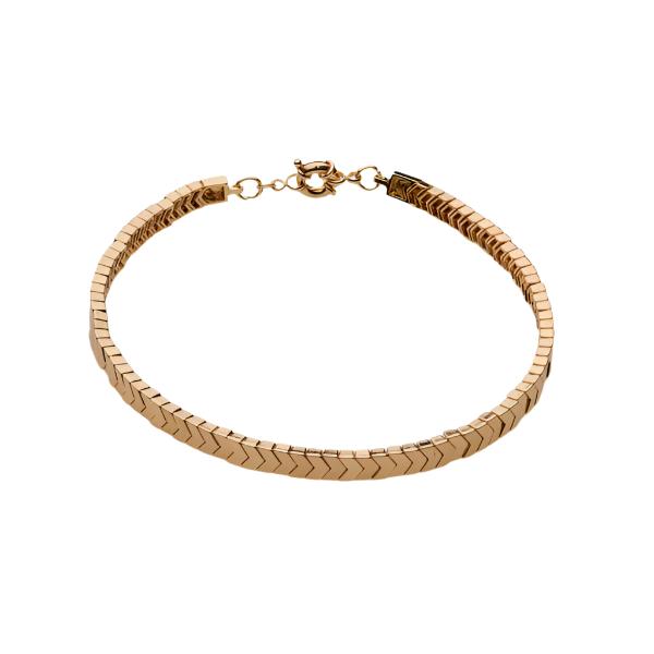 Feel free and regal with this stunning gold choker, designed to make you stand out and stand as tall as an African Queen